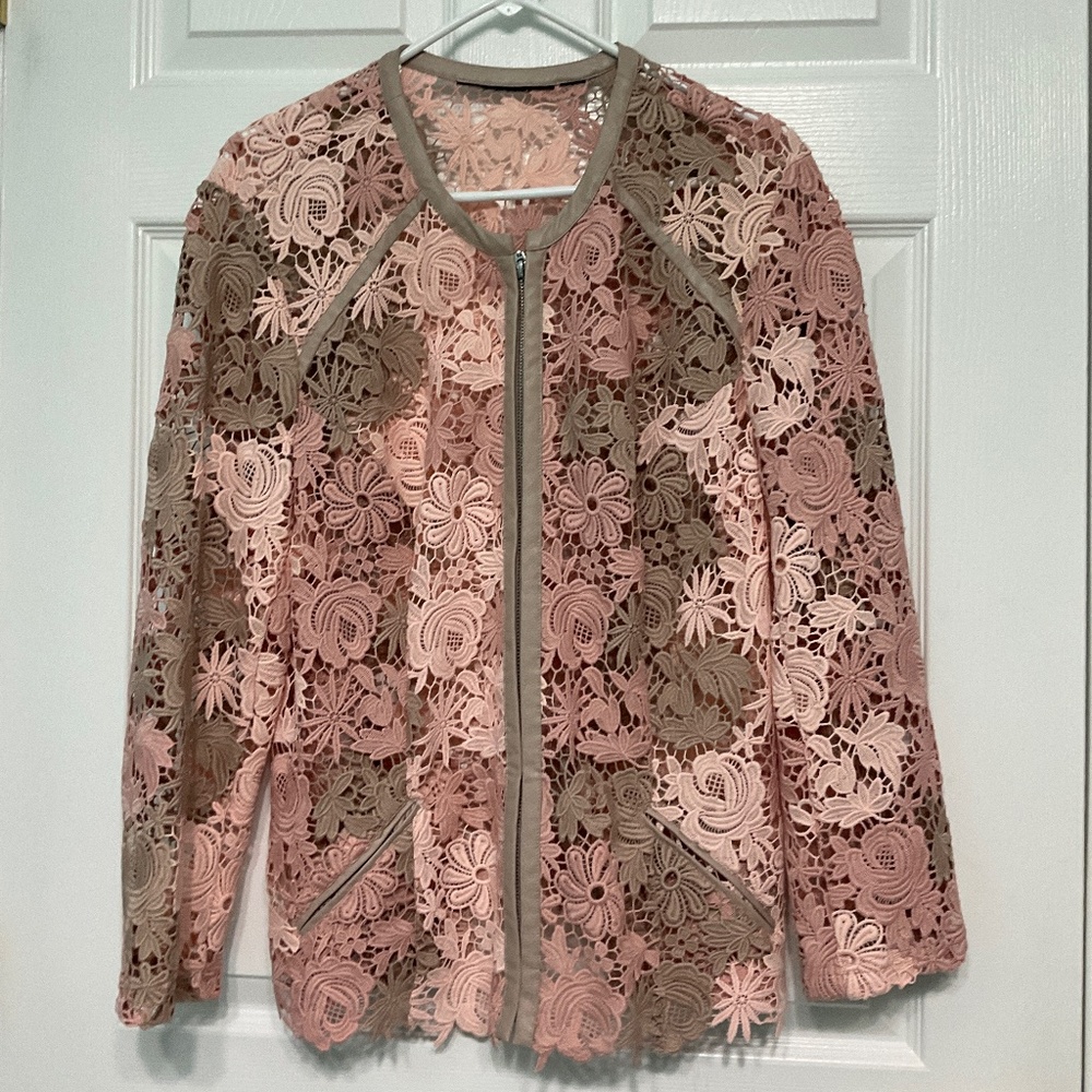 LACE ZiP UP JACKET.  MAUVE, PINK AND TAUPE IN COLOR. XL.